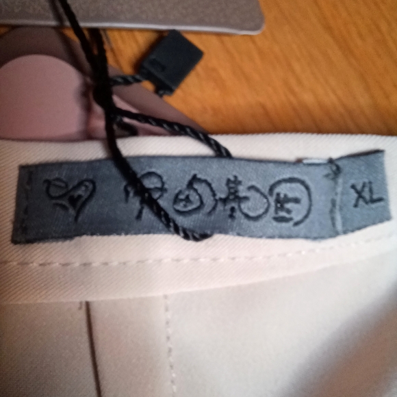 Eden Gean Beige mini skirt waist 26 & 1/2 in - Picture 5 of 9